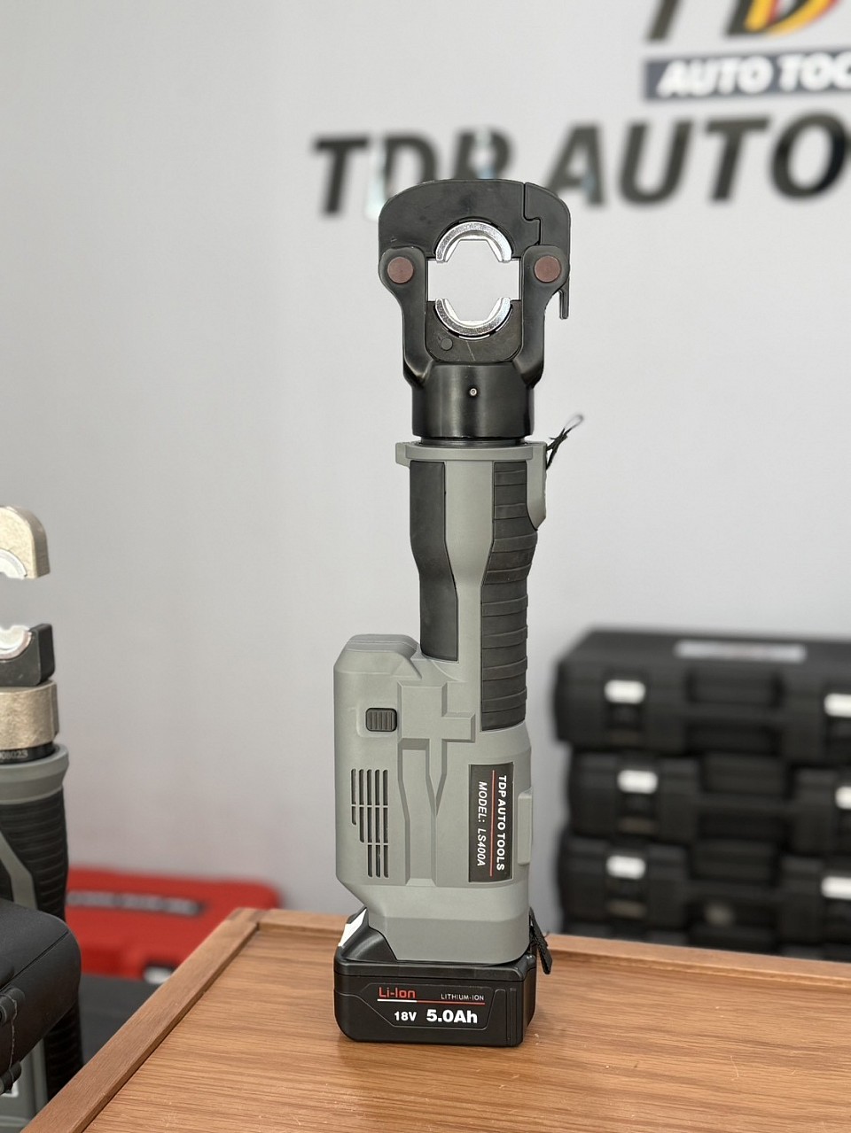 เครื่องย้ำสายไฟ 12T