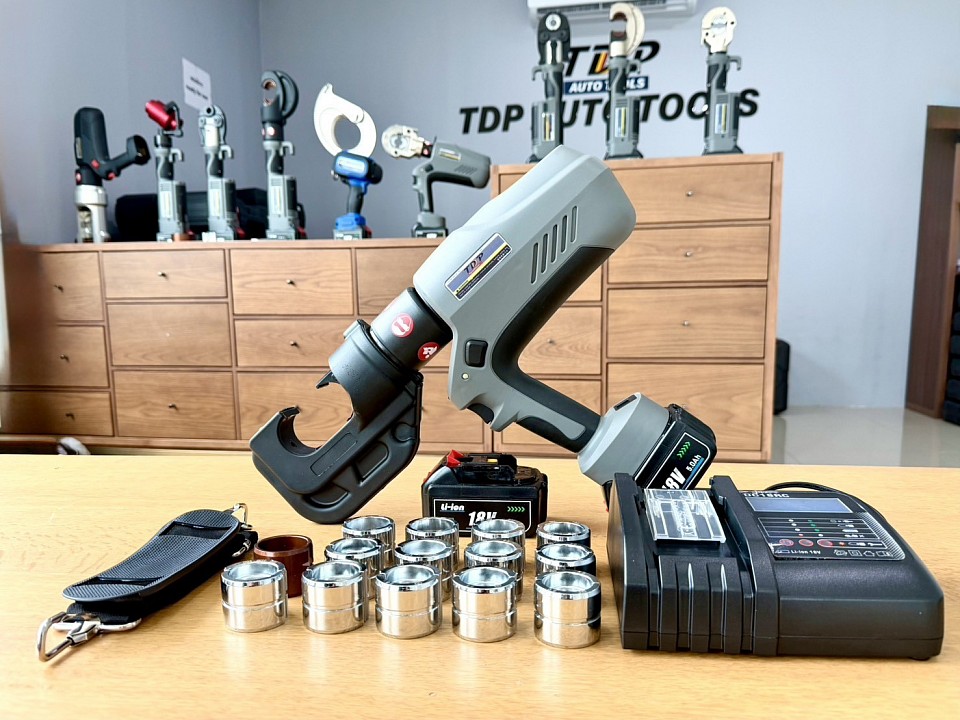 ครื่องย้ำสายไฟ EZ400 V2